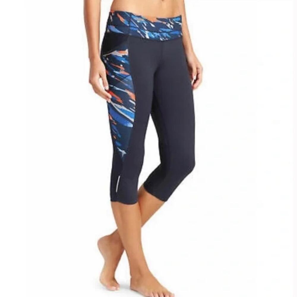 Athleta Fire Be Free Knicker Capri Cropped Athletic Leggings size XS Navy Blue